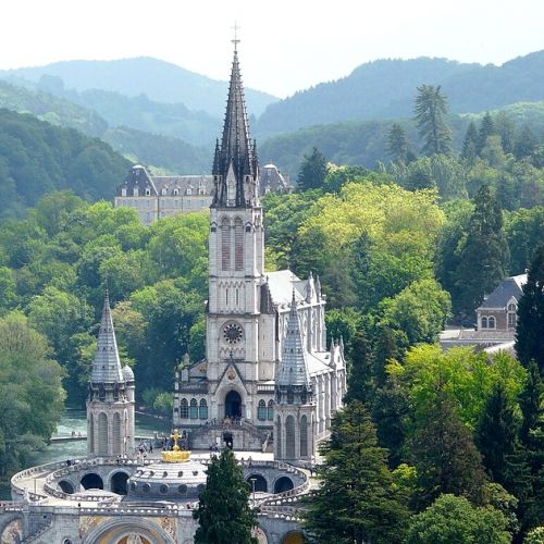 Lourdes in Frankreich: 5 Dinge, die man über diesen Wallfahrtsort wissen sollte.