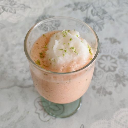 Melonen-Mojito mit Zitronensorbet: ein erfrischender Mocktail